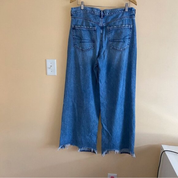 AE Dreamy Drape Super High-Waisted Baggy Wide-Leg Jean Woman 12 Blue Distressed - Picture 3 of 16